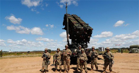 Mỹ chuyển lô hàng Patriot đầu tiên tới Ba Lan vào năm 2020