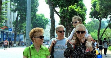 Khách quốc tế ồ ạt đến Việt Nam