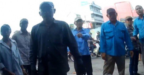 Tài xế Grabike bị xe ôm đánh trước cổng bến xe An Sương