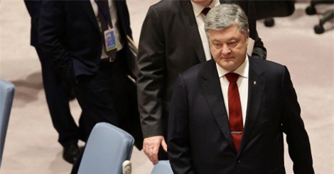 Poroshenko yêu cầu Canada cấp hình ảnh vệ tinh quân đội Nga