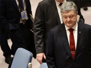 Poroshenko yêu cầu Canada cấp hình ảnh vệ tinh quân đội Nga