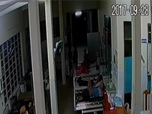Hỗn chiến trong bệnh viện, nhóm thanh niên đánh cả tài xế xe cấp cứu