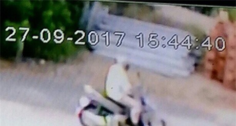 Cướp ngân hàng ở Vĩnh Long: Camera ghi hình nghi phạm "thoát xác"