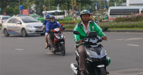 Mai Linh tung giá cước M.Bike "đấu" với GrabBike, UberMOTO