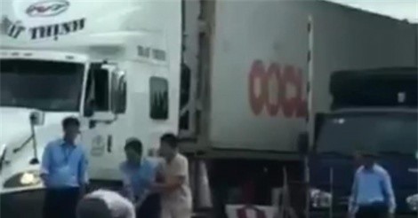 Tài xế bị quây đánh vì trốn phí qua trạm BOT ở Hải Phòng