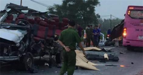 Tây Ninh: Tai nạn kinh hoàng giữa 2 xe khách, 6 người tử vong