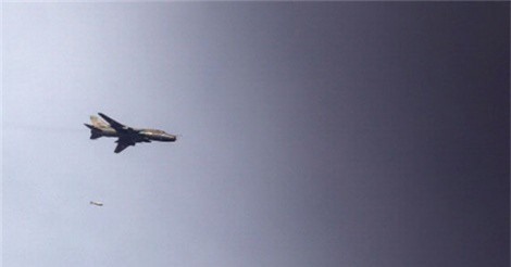 Chiến cơ Syria phá nát kho vũ khí lớn của Al-Nusra ở Idlib