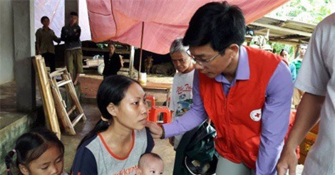 Đang ngủ trên giường, 2 bố con bị sét đánh tử vong