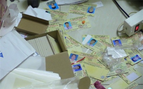 Triệt phá đường dây làm giả giấy phép lái xe ở Bình Dương