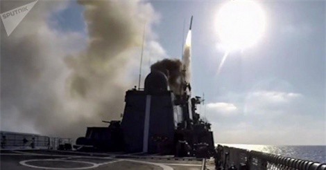 Tàu ngầm Nga nã tên lửa hành trình Kalibr tấn công IS ở Syria