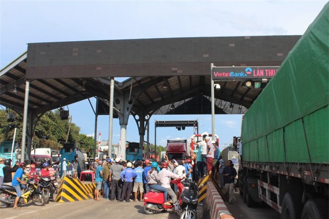 Sau nhiều ngày tê liệt, BOT Biên Hòa đã xả trạm