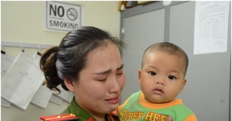 Bé trai bị bỏ rơi ở nhà nghỉ được đặt tên là Nguyễn Anh Khoa