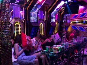 Tin mới vụ hơn 80 nam nữ phê ma túy tập thể ở Sài Gòn