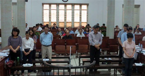 Cựu ĐBQH Châu Thị Thu Nga kêu oan tại tòa khi bị đề nghị án chung thân