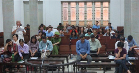 Xét xử cựu đại biểu Thu Nga: Nạn nhân trút "cơn giận" tại tòa