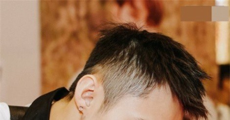 Sơn Tùng khiến trung tâm thương mại "thất thủ" trong buổi ký tặng sách