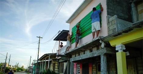 Nga gửi 930 tấn hàng viện trợ nhân đạo cho Cuba