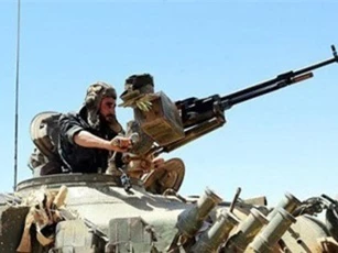 Quân đội Syria ra đòn đột kích, thiêu rụi đoàn xe của IS ở Bắc Hama