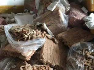 Bắt quả tang 23 tấn nội tạng thối bị tuồn ra Hà Nội tiêu thụ
