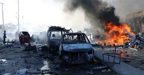 Đánh bom đẫm máu ở Somalia, gần 600 người thương vong