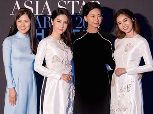 Ninh Dương Lan Ngọc giành giải Gương mặt Châu Á tại LHP Busan 2017