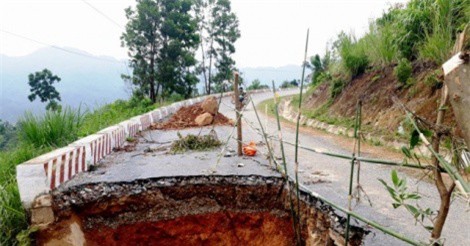 Thanh Hóa: Xuất hiện hố tử thần sau mưa lũ