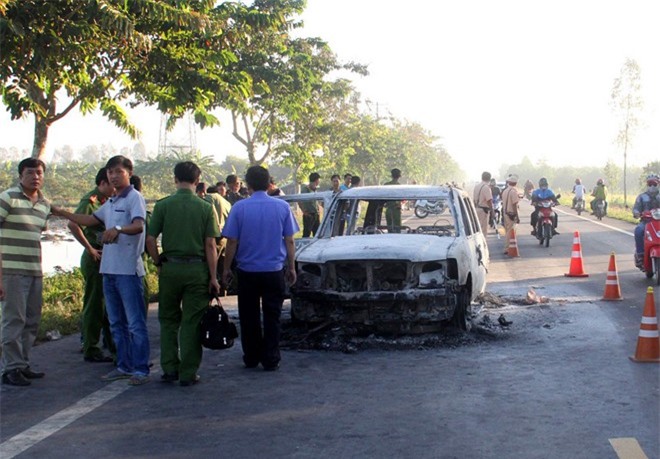 Vụ phóng hỏa ô tô chở giám đốc: Bộ Công an vào cuộc điều tra