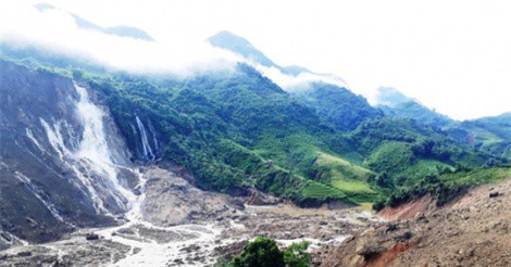 Vụ sạt lở vùi lấp 18 người: Tìm thấy 2 thi thể cuối cùng