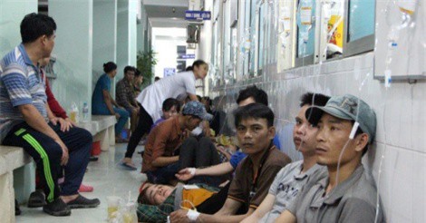Bình Dương: Hàng trăm công nhân phải nhập viện cấp cứu sau bữa ăn