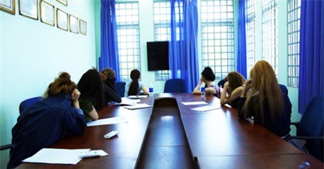 Lắp chuông báo động trong quán karaoke, nhiều thanh niên "mở tiệc" ma túy