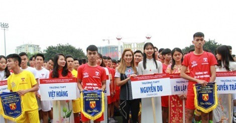 Tưng bừng khai mạc giải bóng đá học sinh Hà Nội tranh Cup Number 1 Active