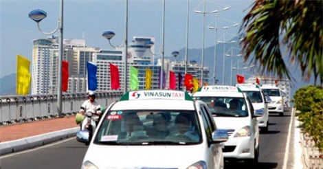 Gần 10.000 nhân viên Vinasun nghỉ việc vì Grab, Uber