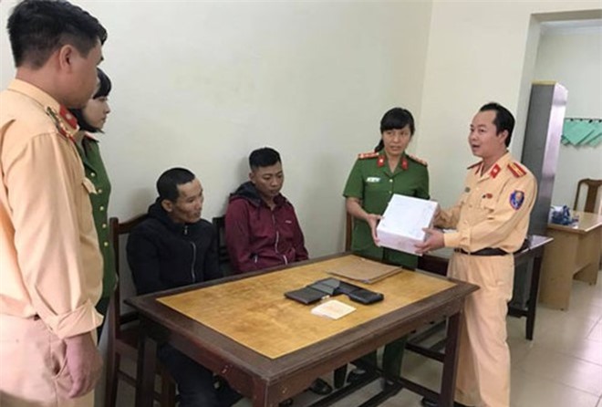 Bắt giữ 2 đối tượng vận chuyển hơn 2kg ma túy đá về Thái Bình