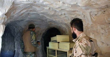 Được Nga yểm trợ, lính Syria chiếm kho vũ khí lớn nhất của IS 