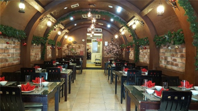 Ngôi nhà ẩm thực Redhousse