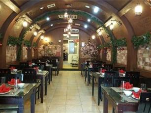 Ngôi nhà ẩm thực Redhousse
