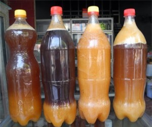 Tạm giữ điều tra nam thanh niên sản xuất và buôn bán mật ong giả 