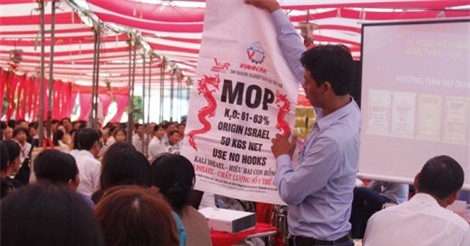 Tập đoàn Vinacam giúp dân phân biệt phân bón thật, giả