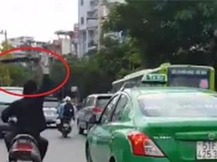 Vụ dùng mã tấu chém rụng kính ô tô: Hé lộ nguyên nhân