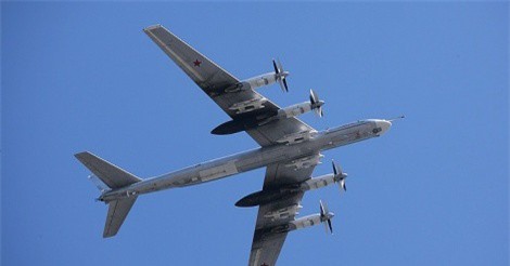 Chiến cơ Mỹ - Nhật áp sát máy bay Nga trên TBD