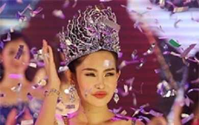 Hoa hậu Đại dương 2017 bị "ném đá", siêu mẫu Hoàng Yến lên tiếng