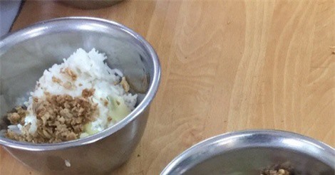 Thực hư chuyện phụ huynh tố bữa ăn học sinh quá đạm bạc