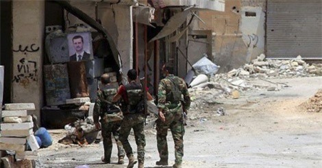 Quân đội Syria thắng như "chẻ tre", khủng bố vội hạ vũ khí đầu hàng ở Homs