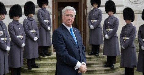 Bộ trưởng QP Anh từ chức sau bê bối quấy rối tình dục