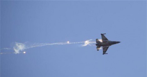 Israel không kích Homs, Syria lập tức nã tên lửa đáp trả