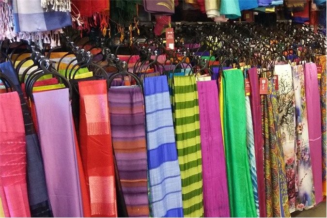 Lụa Khaisilk có thuộc diện gần 4.500 khăn tơ tằm Trung Quốc nhập về Việt Nam?