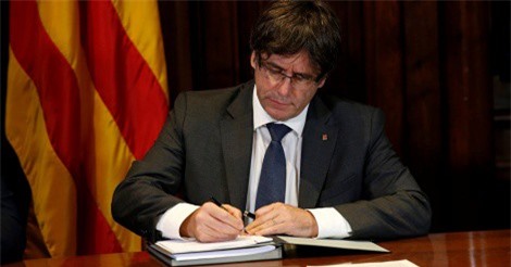 Sợ bị bắt giữ, cựu thủ hiến Catalonia phớt lờ lệnh triệu tập về nước