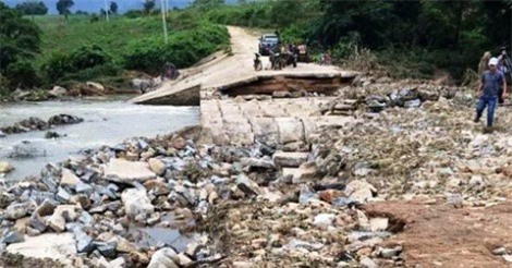 Sập cầu tràn ở Đắk Lắk, 245 hộ dân bị cô lập