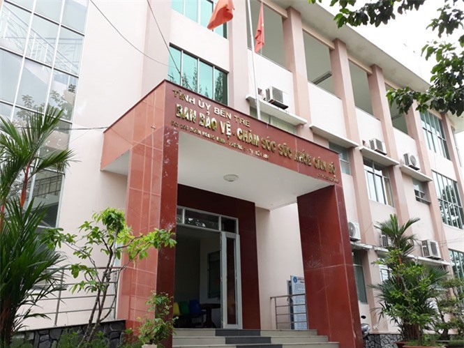  Bến Tre: Bắt tạm giam nguyên Kế toán Ban bảo vệ, chăm sóc sức khỏe cán bộ 