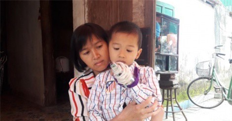 Làm rõ vụ việc cô giáo đánh gãy ngón tay học sinh 5 tuổi